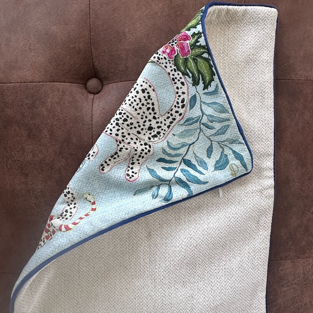 Tropical Monkey Pillowcase with Floral Design - White Lotus - Picture 3 of 6